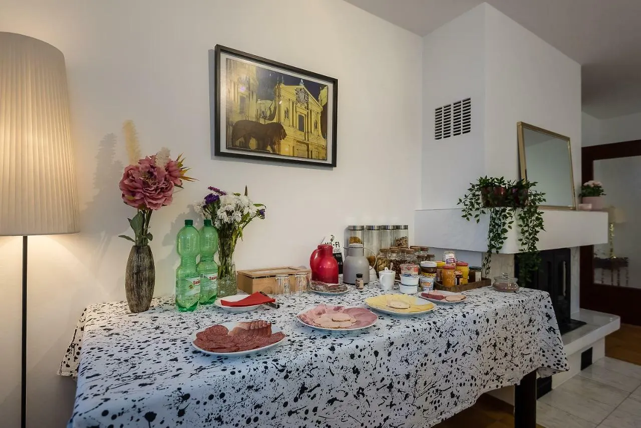** Bed & Breakfast Bed And Breakfast Zeevat Waldperlach Munich Germany
