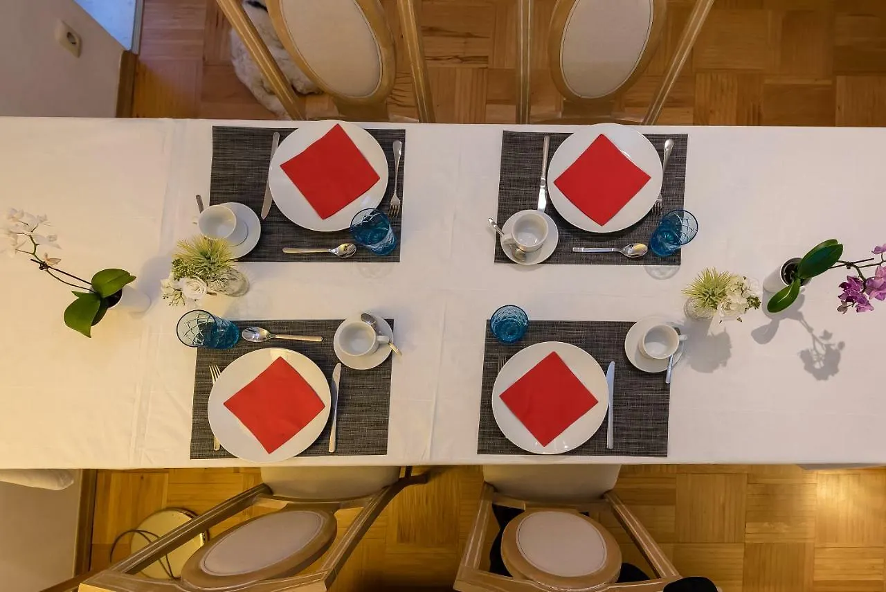Bed And Breakfast Zeevat Waldperlach Munich Germany